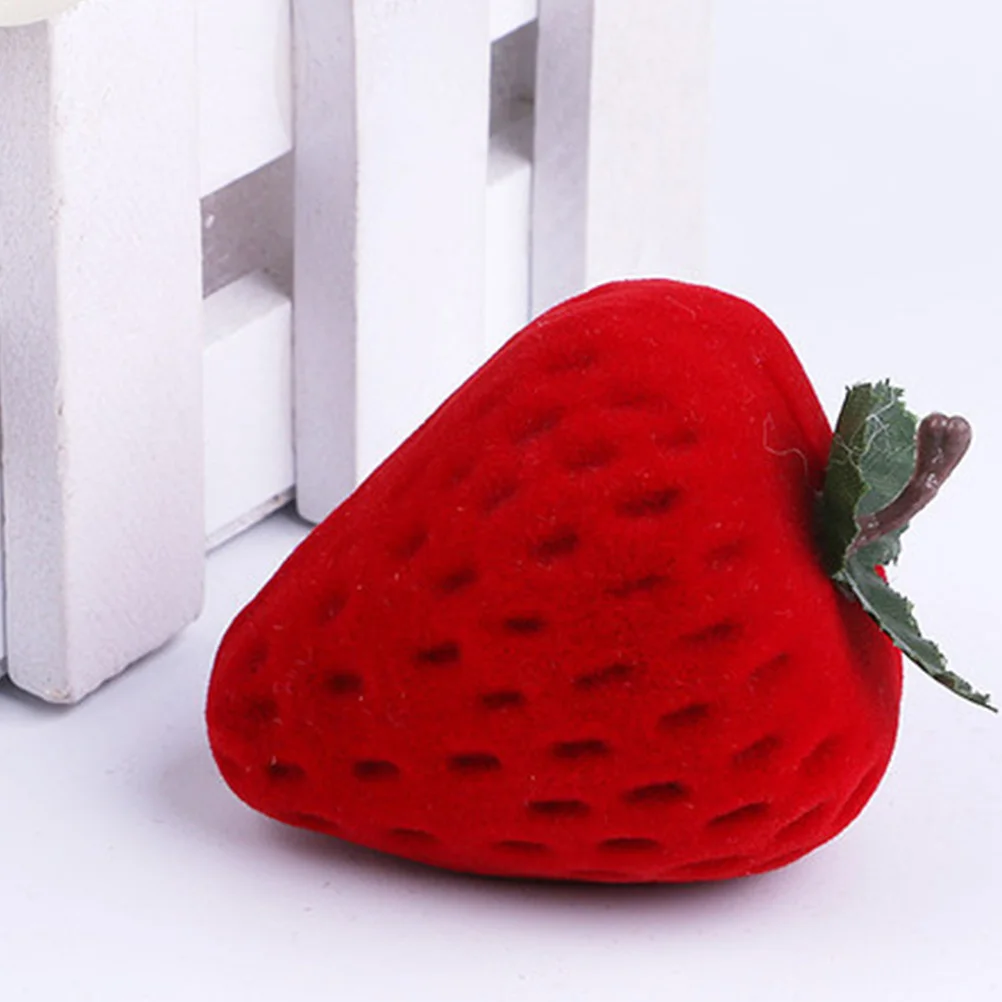 

1PC Strawberry Shape Portable Jewelry Case Fashion Necklace Container Ring Packing Box Jewelry Ring Holder (Red)