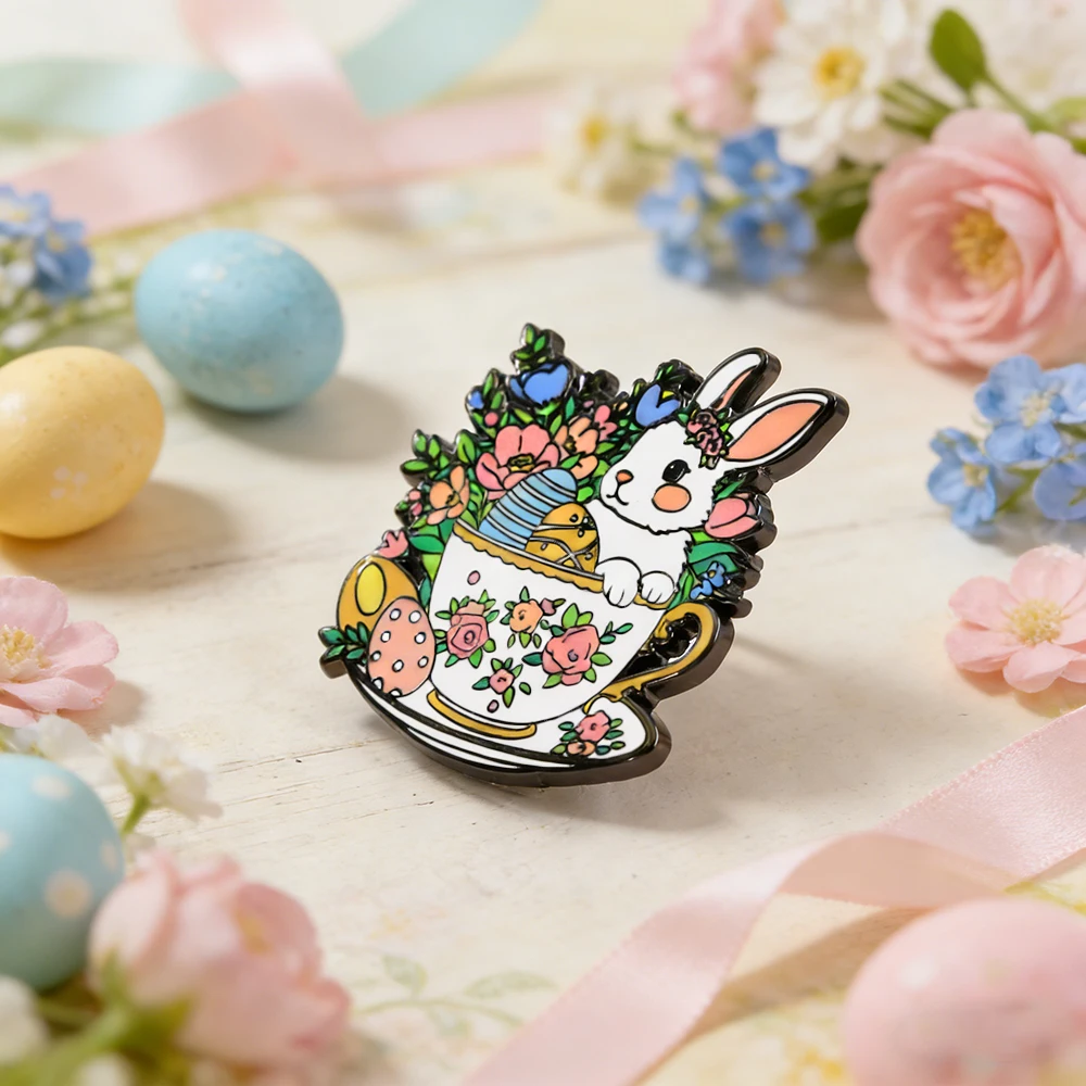 Osterhase in Blumen-Teebecher-Brosche Niedliche Pastell-Ei-Blumen-Emaille-Anstecknadel Frühlingsfest-Reversnadel Kleidungs- und Taschendekoration – Detail 4