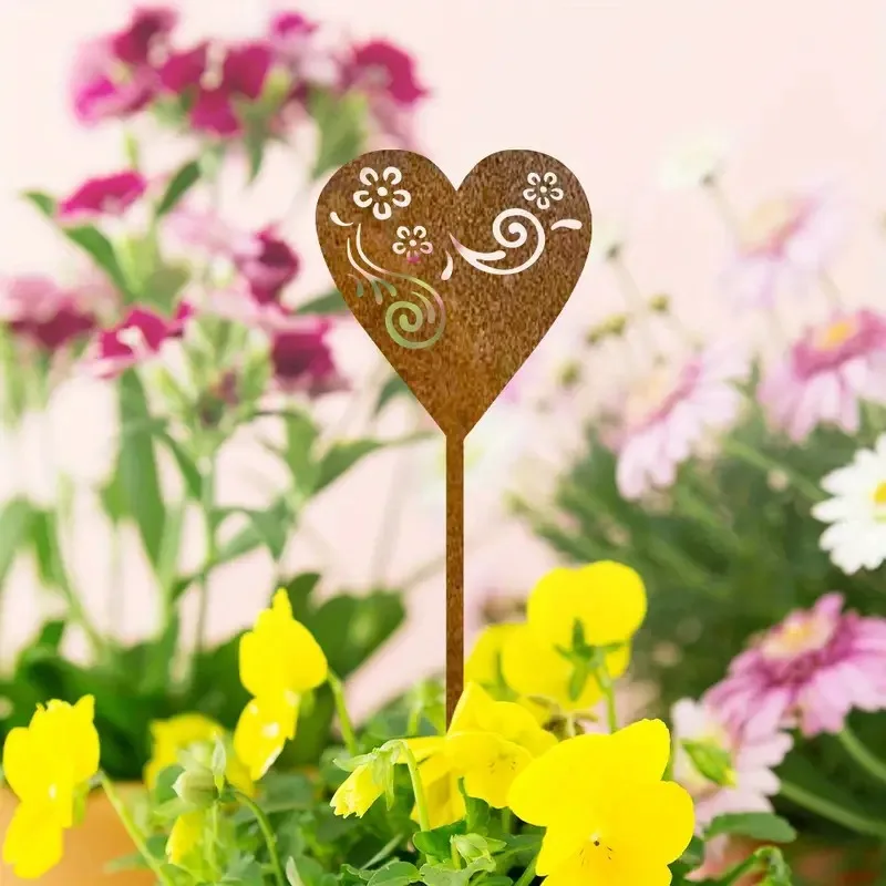Vintage Rusty Heart Iron Ground Stake Outdoor Garden Lawn Plant Decoration