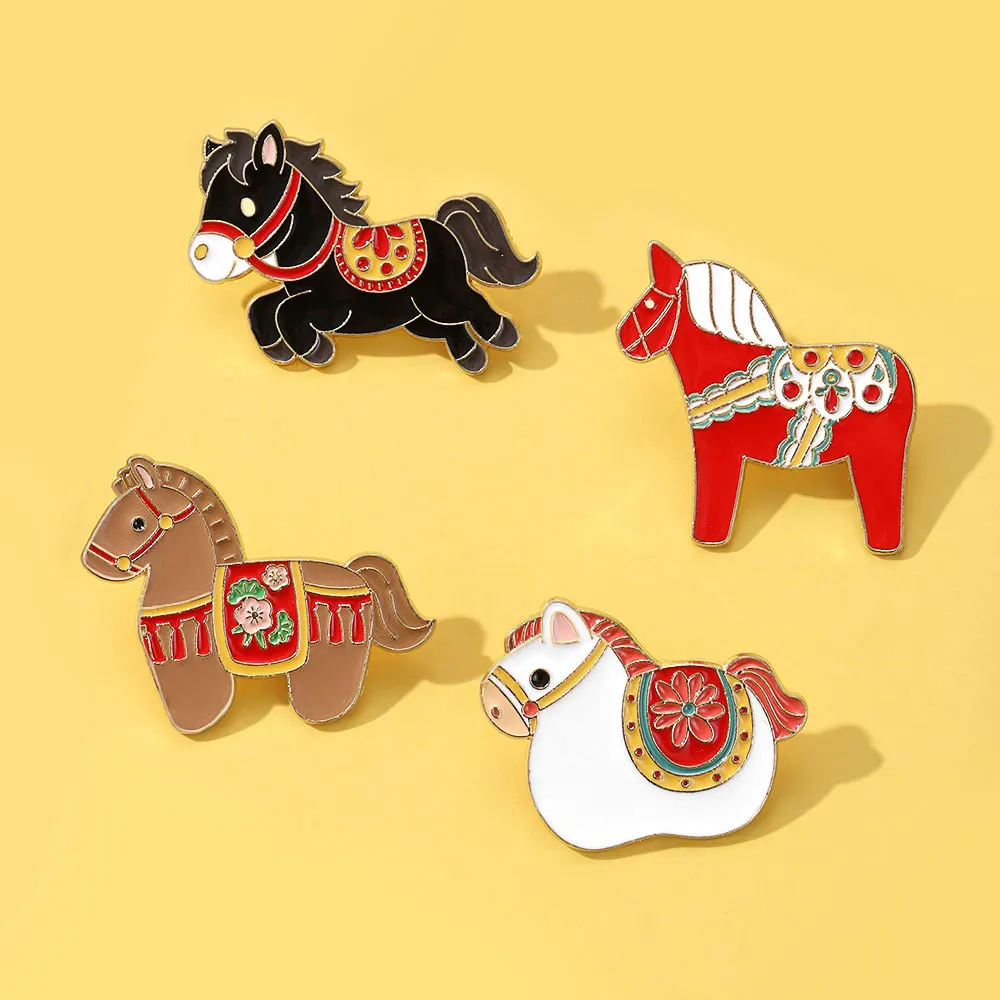 

Набор из 4 брошей-талисманов «Китайский зодиак: Лошадь», хит продаж, на удачу, к Новому году 2026, милые животные-значки, модные украшения для вечеринок и праздников