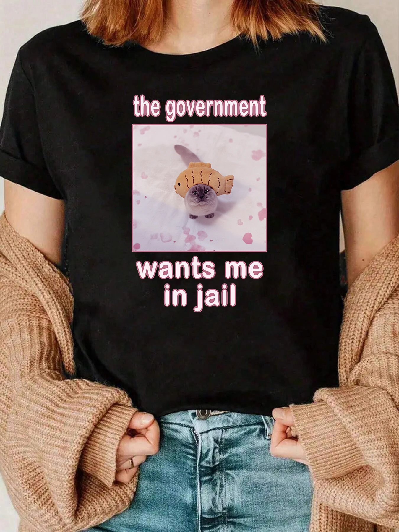 Disfraz de gato en pescado, camiseta con estampado del gobierno me quiere cárcel, ropa informal de vacaciones para mujer, 220g