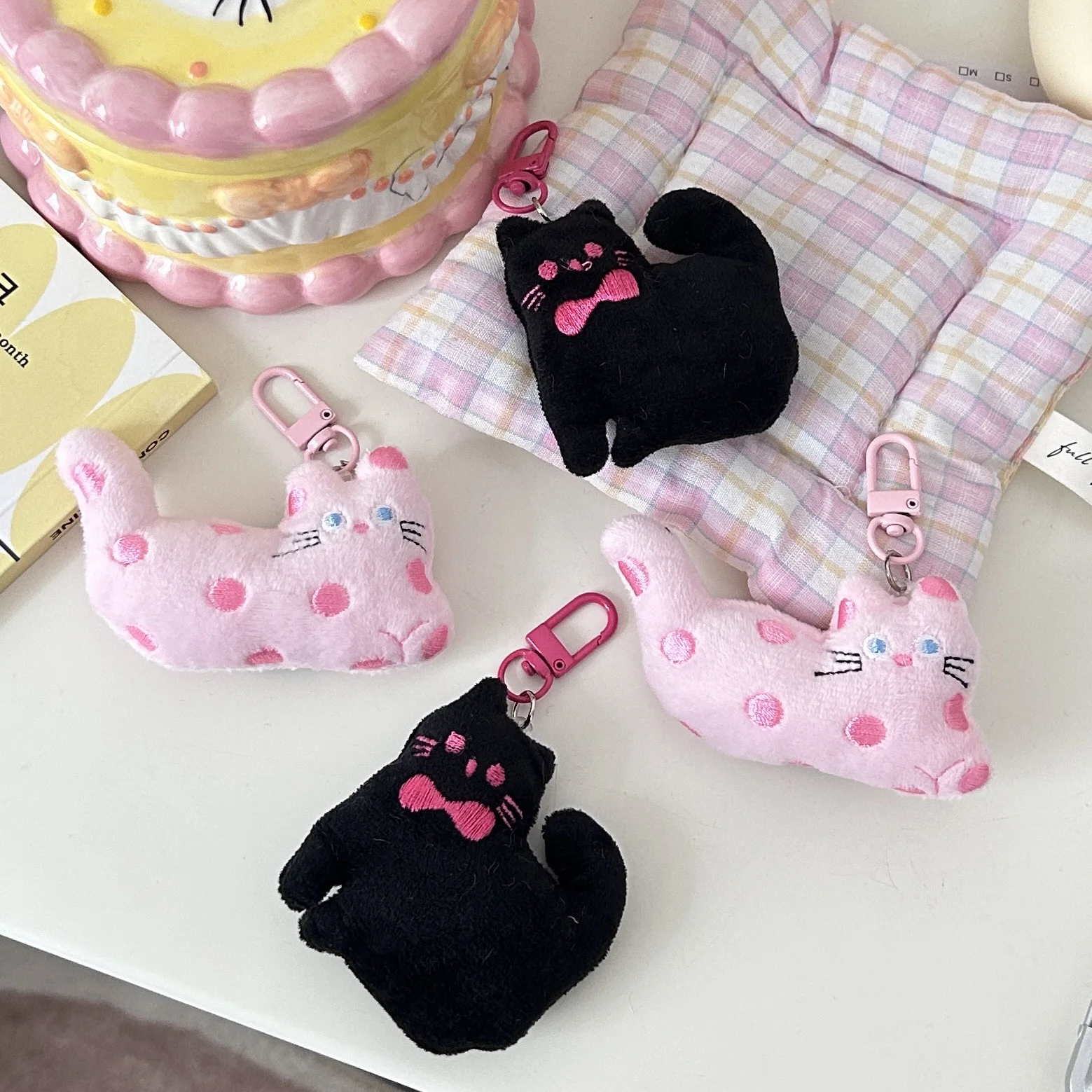 جديد Kawaii حقيبة سلاسل لطيف القط المعلقات الكرتون بناتي القلب INS سلاسل المفاتيح زوجين وأفضل صديق الهدايا الحقائب المدرسية اكسسوارات