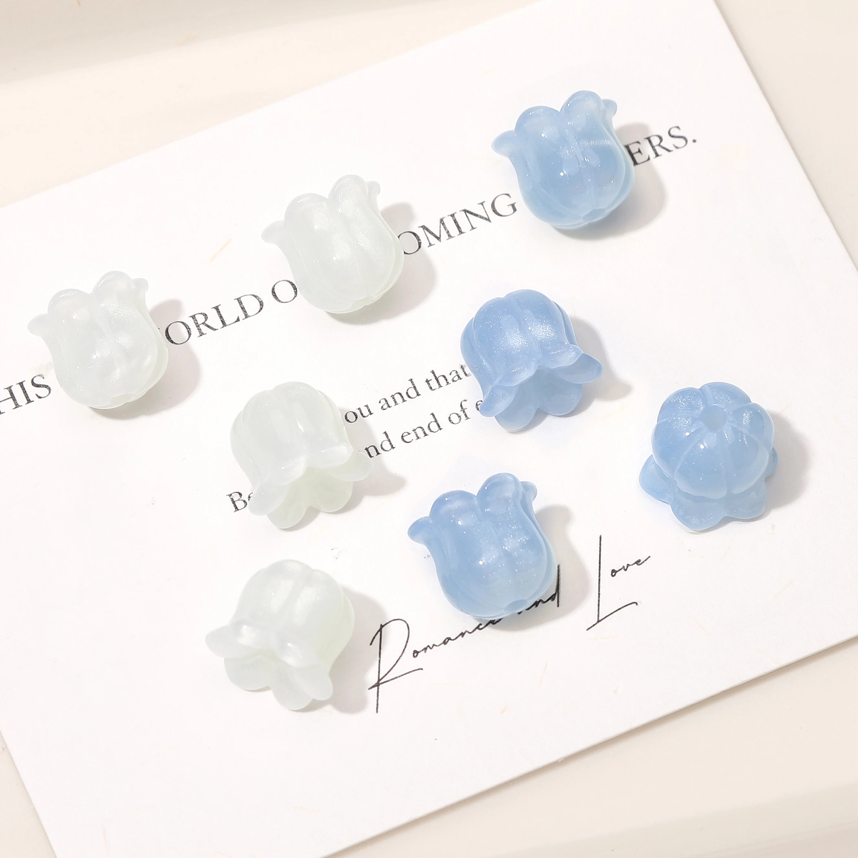 2/7pcs UV Color Changing Resin Bell Flower Beads