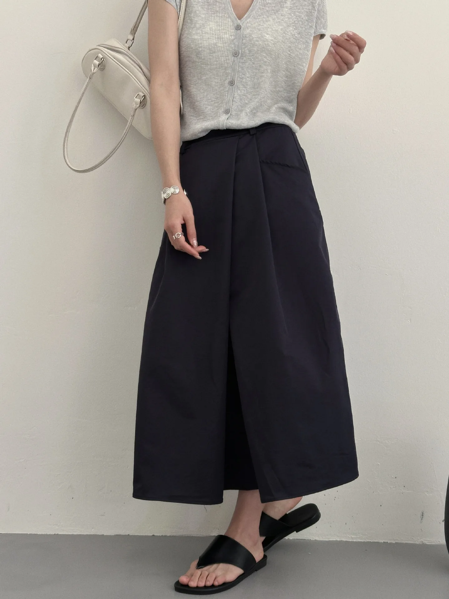 Harajuku Preppy Navy Blue Pleated Cargo A Line Midi Skirt High Waist Front Side Pocket Loose Flowy Women Minimal Casual Skirts