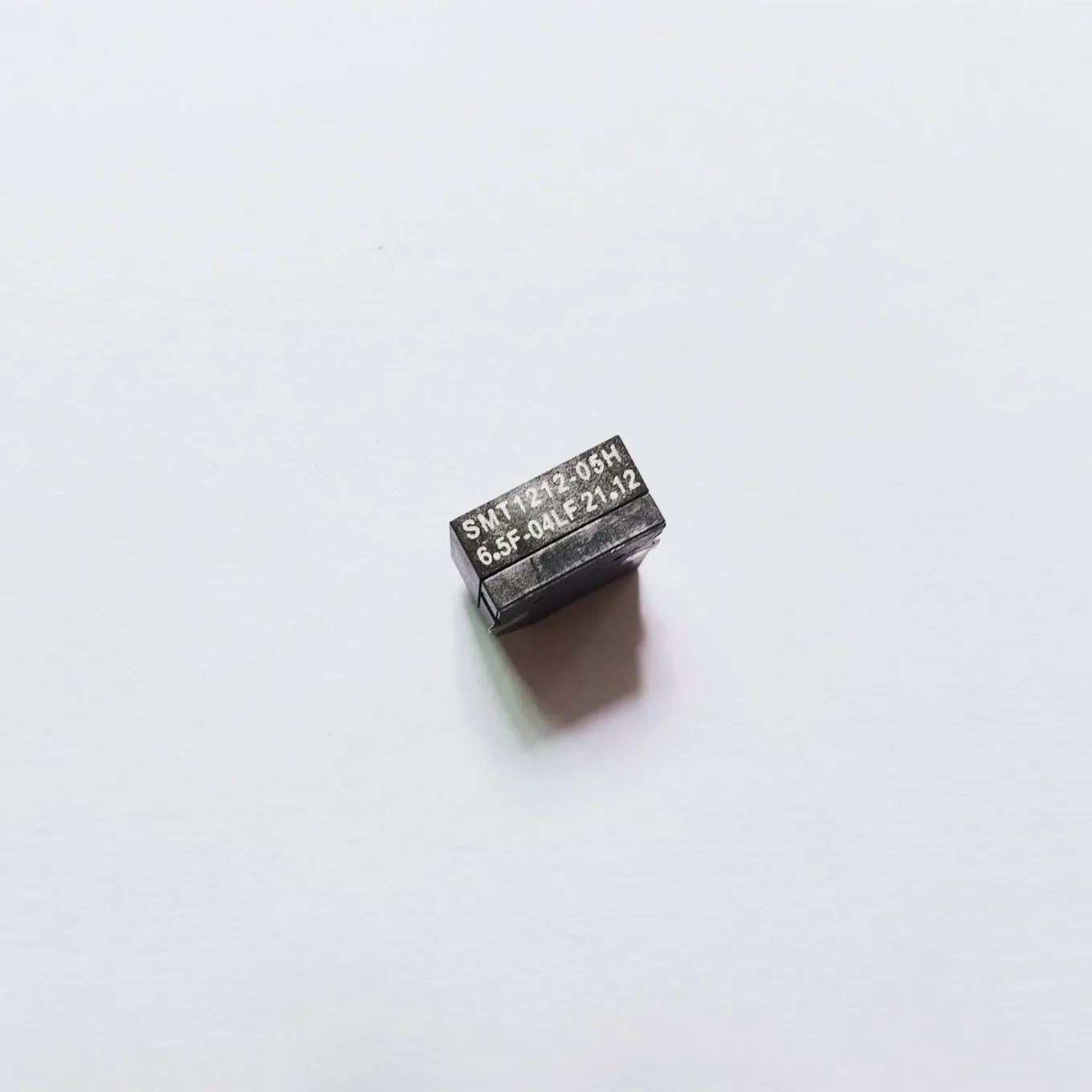 Original new 100% SMT1212-05H6.5F-04LF electromagnetic buzzer 5V 40mA 2400Hz impedance 80 ohms (Inductor)