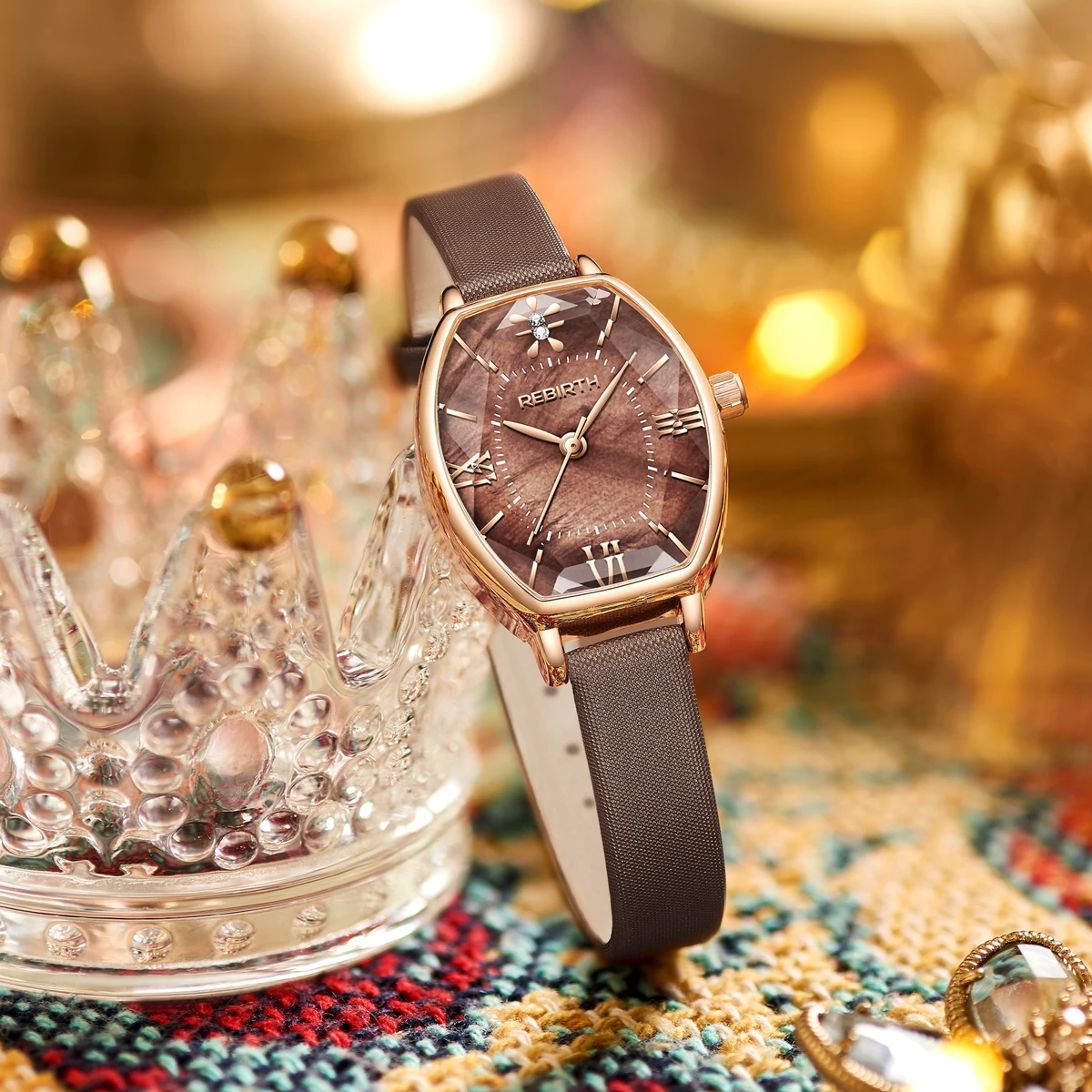 Fashionable and Versatile Casual Retro Artistic Leather Belt Women's Watch - view 3