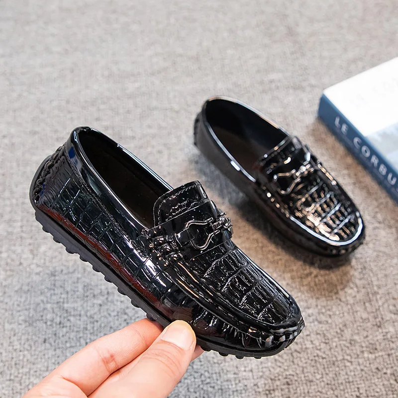 2022 Boys Versatile Glossy Leather Shoes for Party Wedding Shows Kids Fashion Solid Black Flat Non-slip Children Moccasin Shoes