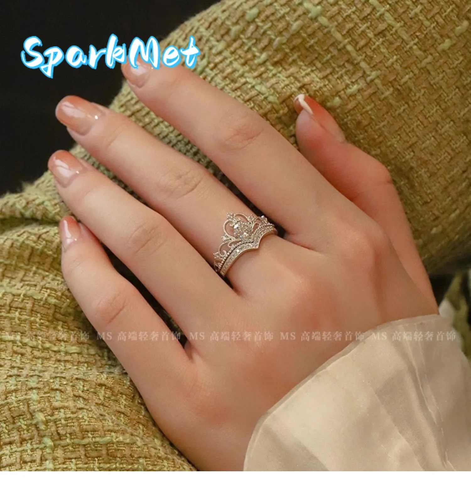 

Sparkmet Women's Luxury PT950 Platinum Crown Wedding Ring 1 Carat Moissanite Diamond Ring High Jewelry Bridal Accessories
