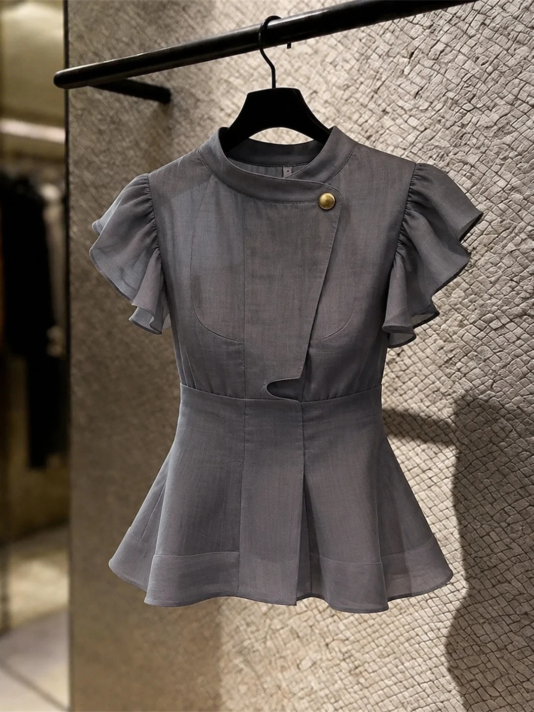Elegant  Color Women's Slim Fit Shirt Commute Style High Fashion Summer Slimming Versatile Shirt Korean Version Silk Mat...