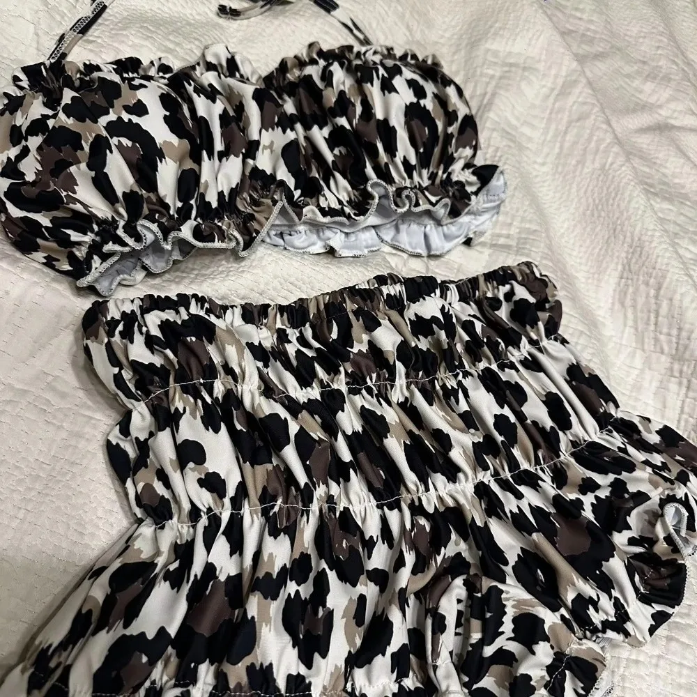 Traje de baño vintage con cuello y estampado leopardo - imagen 3