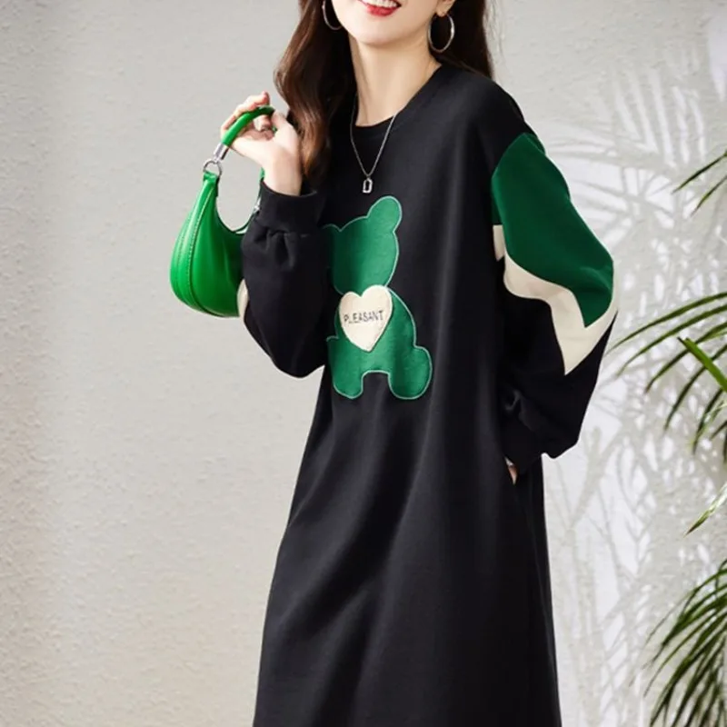 Women\'s Clothing Autumn and Winter Round Neck Patchwork Teddy Bear Embroidered Long Loose Color Contrast Long Sleeved Dress