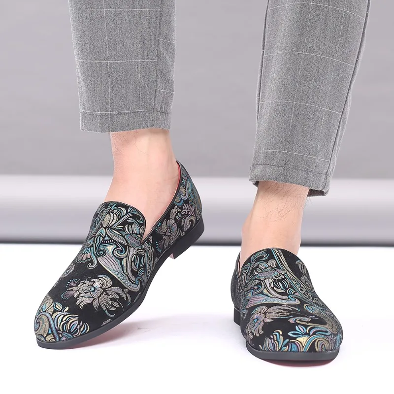 Four Seasons New Soft Soled Men Loafers Oversized Printed Breathable Lightweight Business Casual Shoes Doudou Shoes