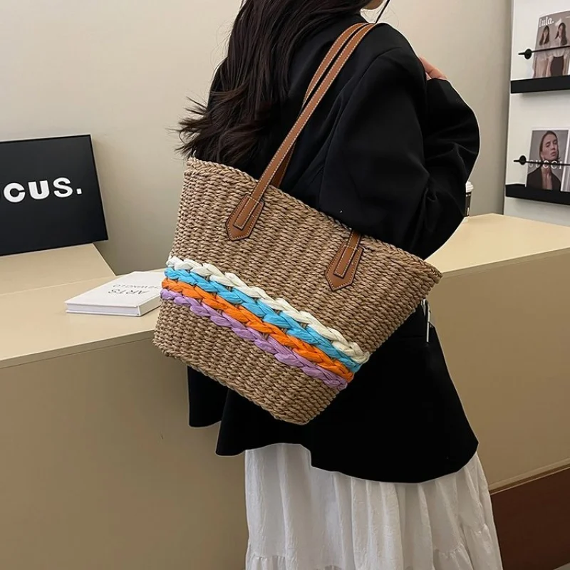 

Luxury Brand Tote Bag For Women Famous Designer Leather With Elegant Classic Details And Sturdy Base