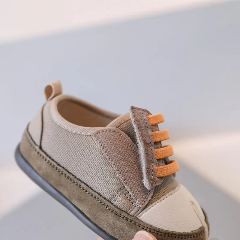 Nuevos zapatos de bebé para niño, zapatos informales de lona para niños pequeños, suela suave, tenis al aire libre, zapatillas de deporte de moda para niñas pequeñas