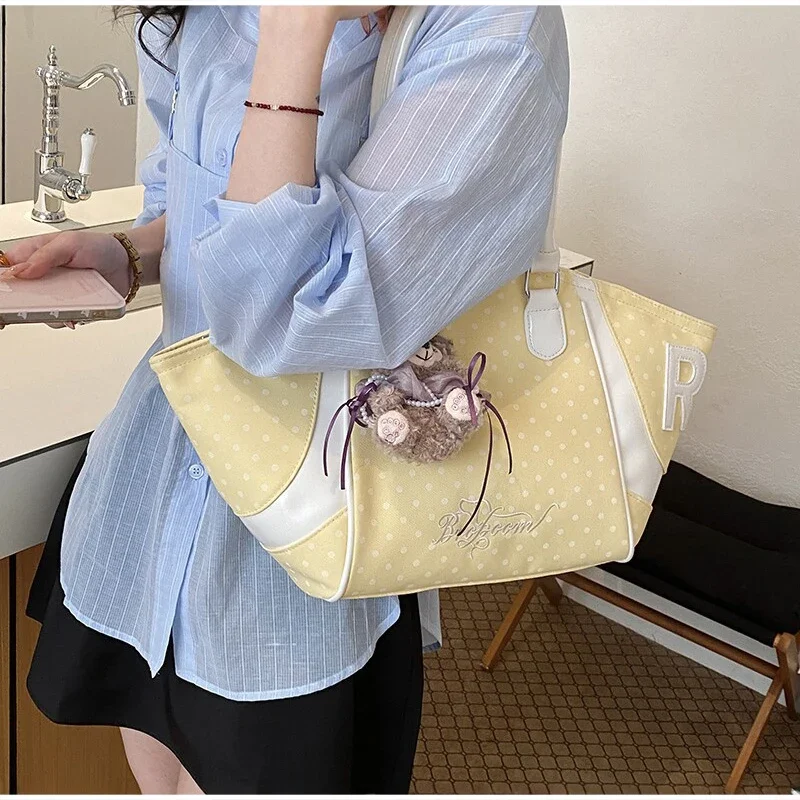 Wing Style Polka Dot Hobo Tote Bag mit Taschenanhänger, koreanische Umhängetasche mit großem Fassungsvermögen für Damen, süße Handtasche für den Arbeitsweg – Detail 11