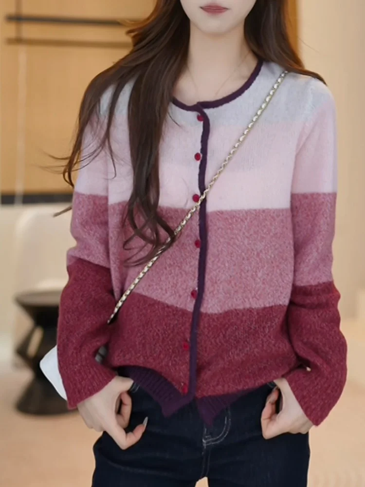 

Вязаный кардиган с градиентной расцветкой и полосками, модный, больших размеров, стройнящий, для женщин, осенняя новинка, корейская версия