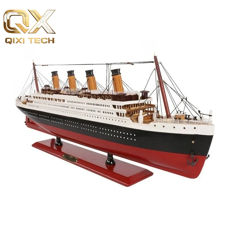 Titanic wooden cruise ship model handicraft ornaments, home decorations, and business birthday gifts.