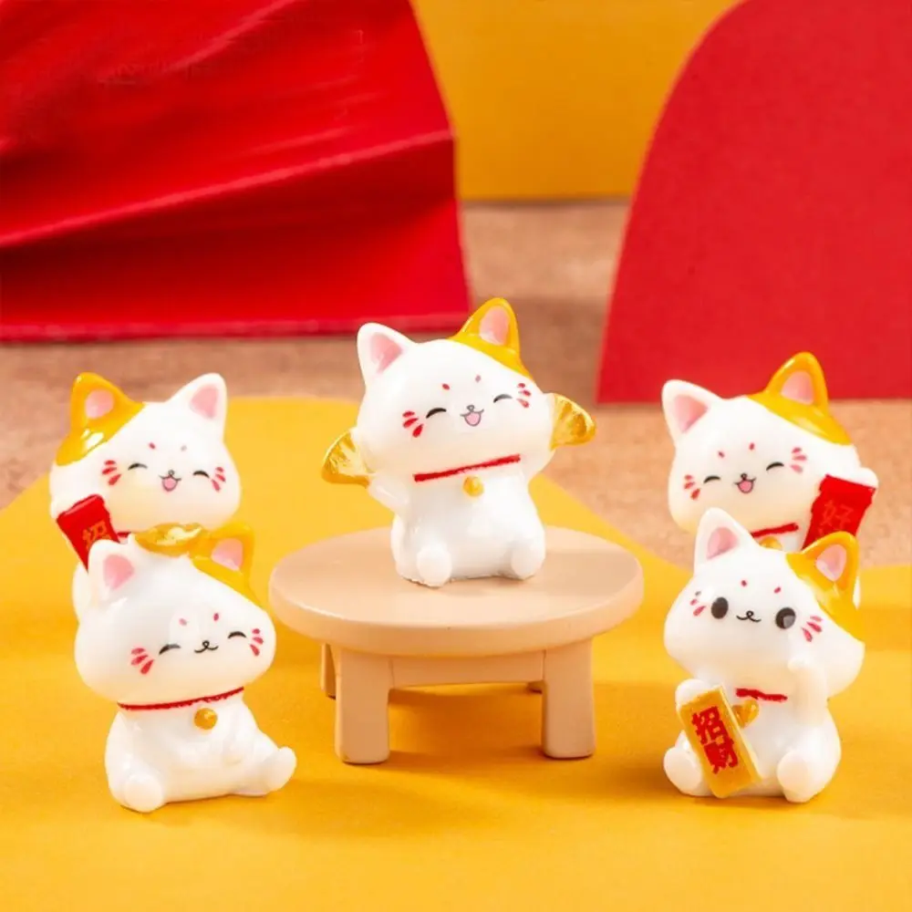 DIY Mini Lucky Cat Car Ornaments Cute Simple Fortune Cat Figurines Realistic Lovely Cat Micro Landscape Ornament Gift