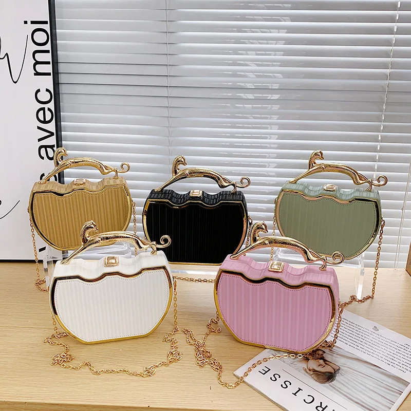 

Atmospheric Clip Bag Made of PU Material with High Texture and Cute Chain Bag New Girls' Shoulder Crossbody Bag
