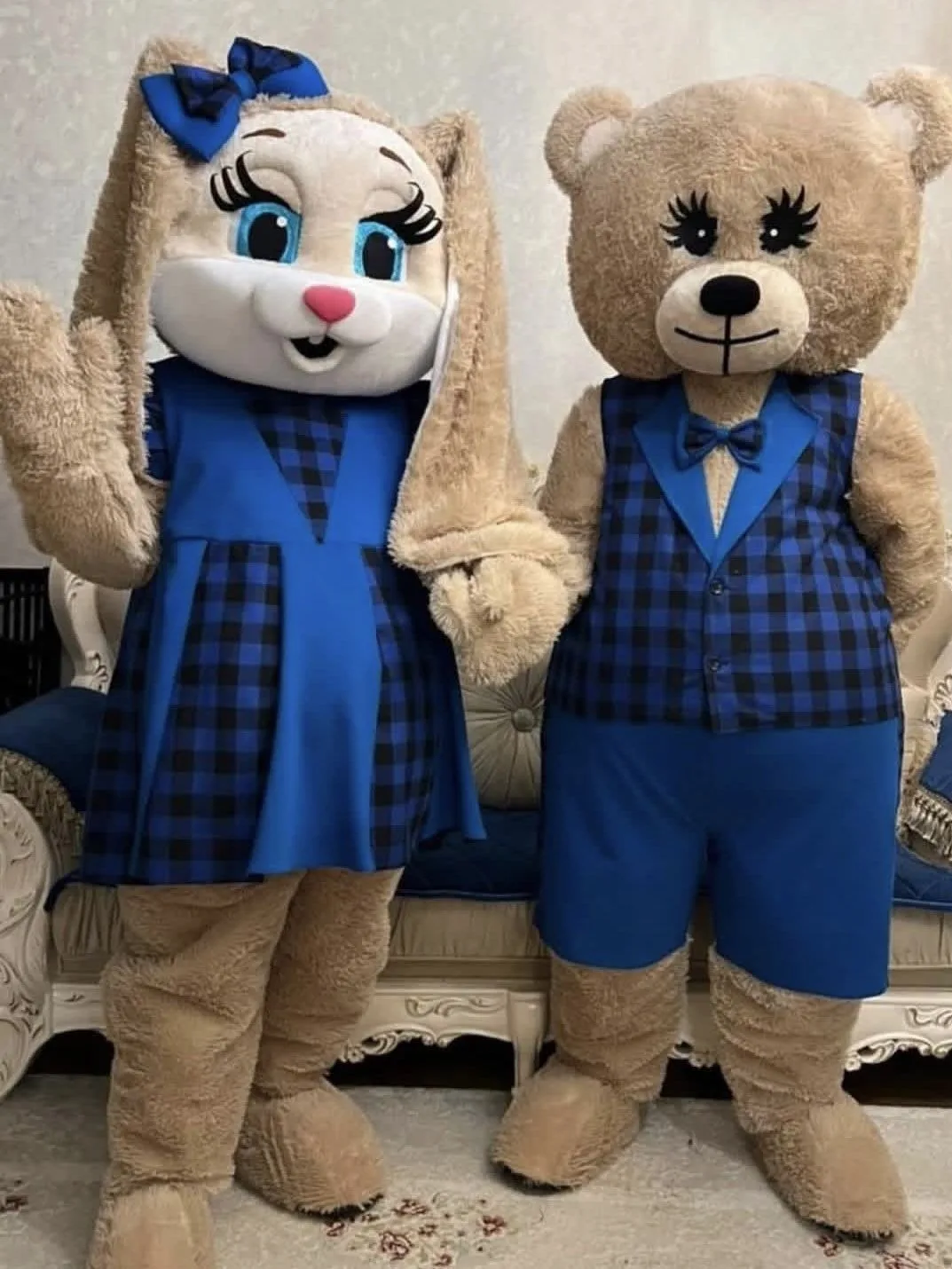 

Plush Brown Bear Mascot Costume Easter Bunny Rabbit with Blue Suits Wedding Dress Hallowee Christmas Fancy Party Outfits