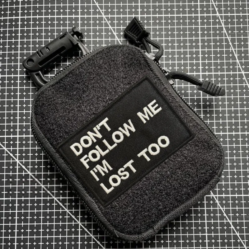 Parche bordado moral NON FOLLOW ME IM LOST TOO con velcro - imagen 3