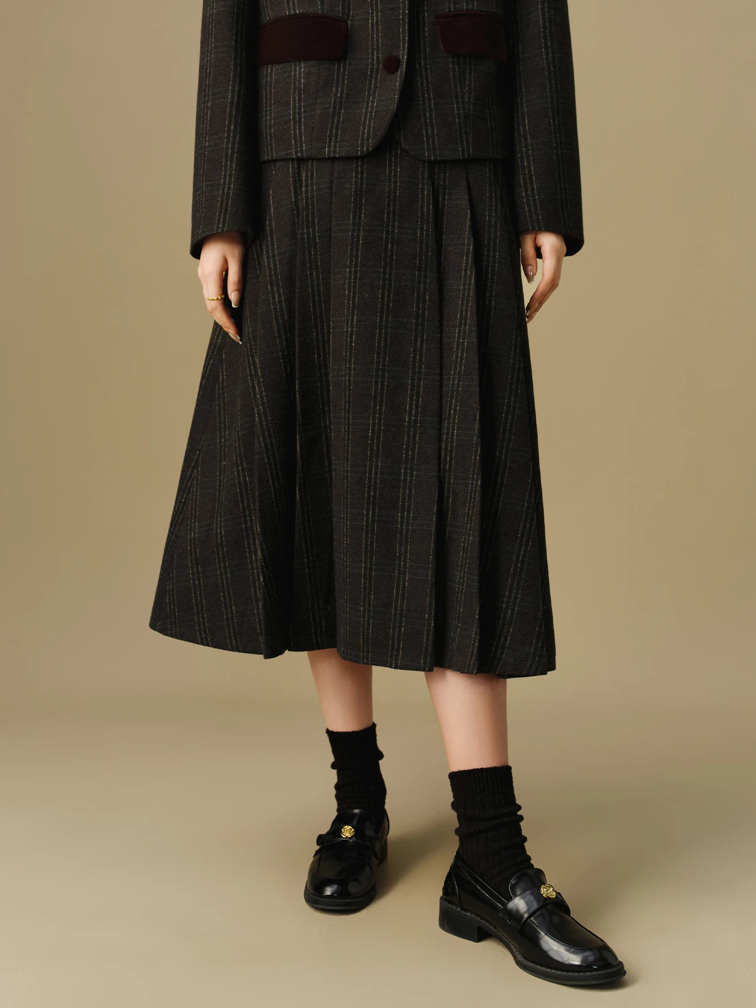 DUSHU Women Winter Sets Polo Neck Patchwork Short Plaid Woolen Coats Back Elastic Waist A-LINE Thicken Skirt 24DS84382＋24DS84512