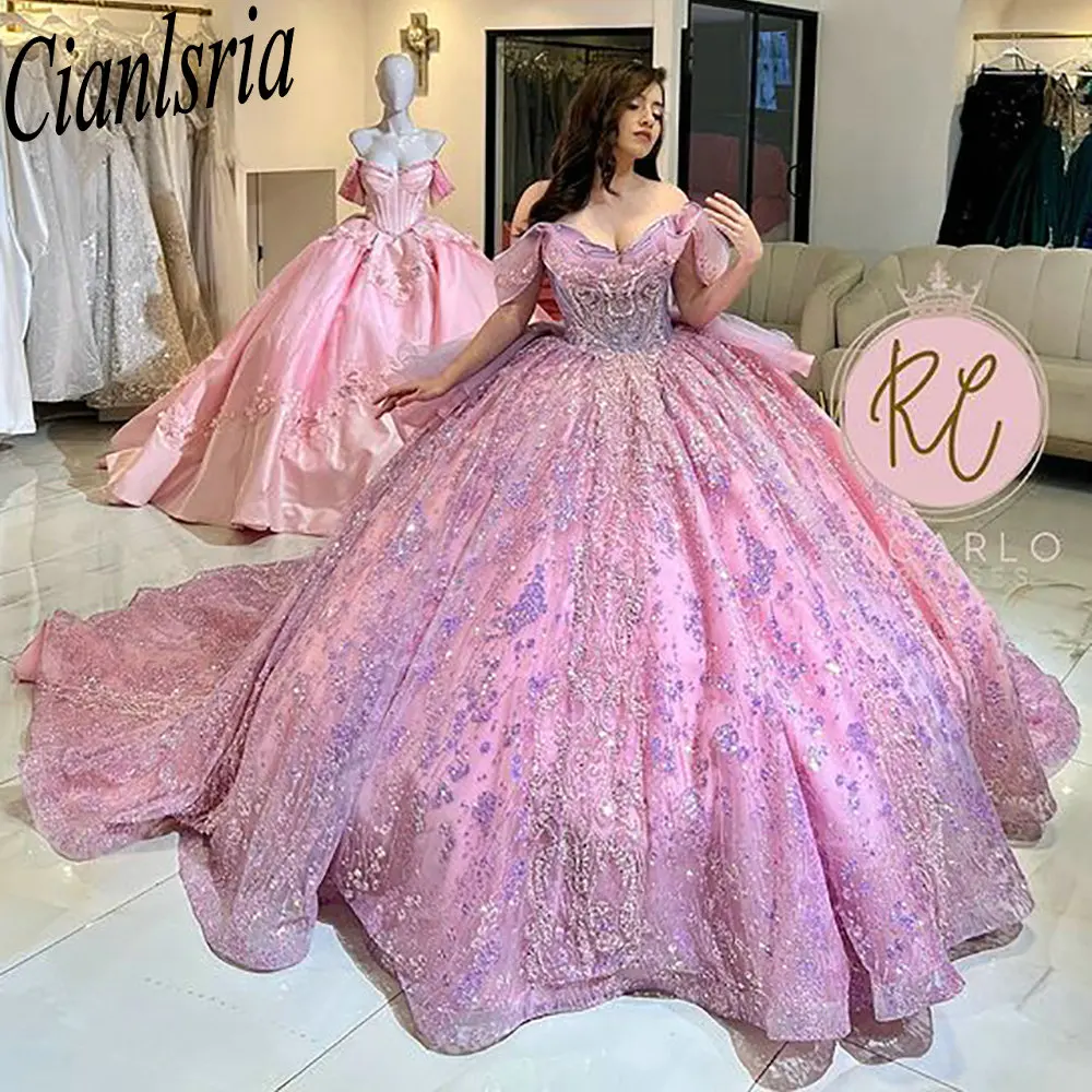 

Розовые блестящие кристаллы с блестками Quinceanera платья бальное платье с открытыми плечами и оборками корсет Vestidos De XV Anos