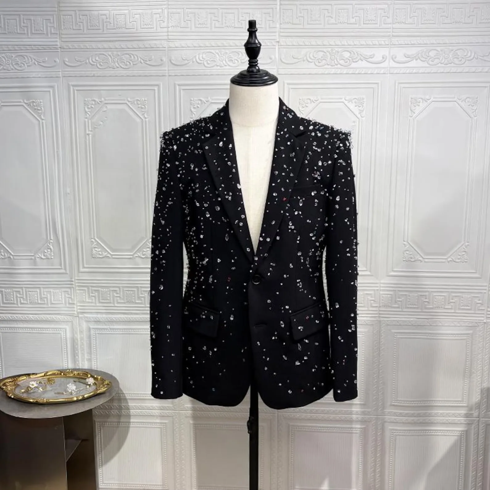 Luxurious Men Banquet Jacket Notched Lapel Two Button Crystal Rhinestones Slim Fit Prom Coat 1 Piece Party Blazer Customized