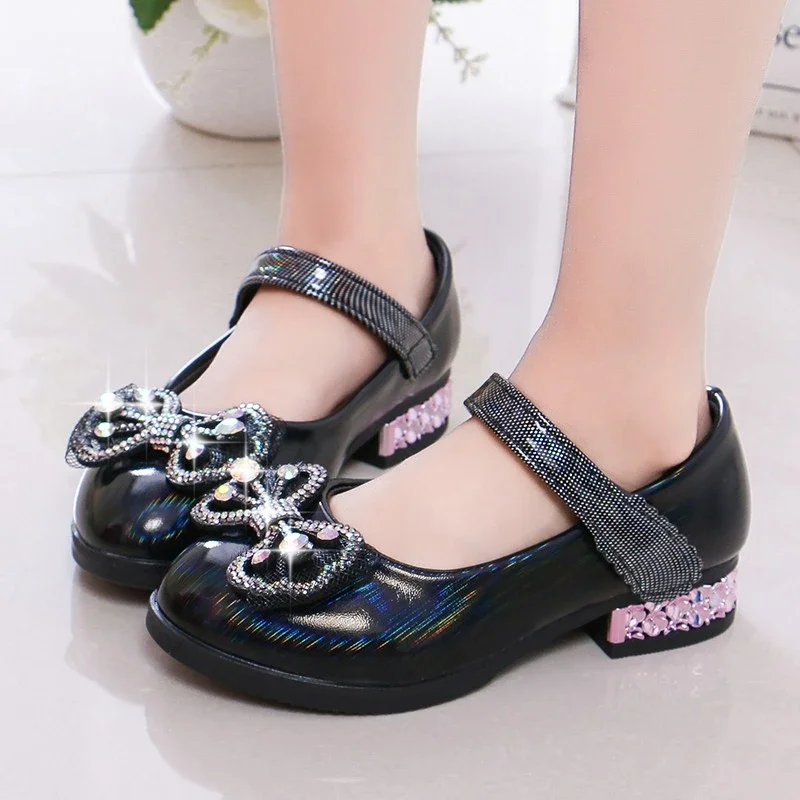 

Туфли принцессы для девочек со стразами и бантом, белые детские туфли Мэри Джейн, новинка 2025 года, модные кожаные свадебные туфли