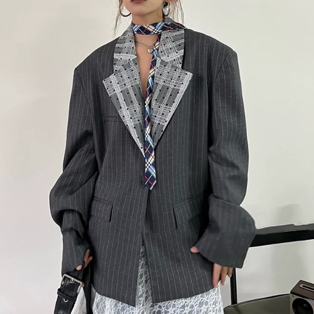 TWOTWINSTYLE Pinstripe Spliced Button Loose Jacket for Women Lapel Collar Long Sleeve Patchwork Pocket Casual Jackets Female New