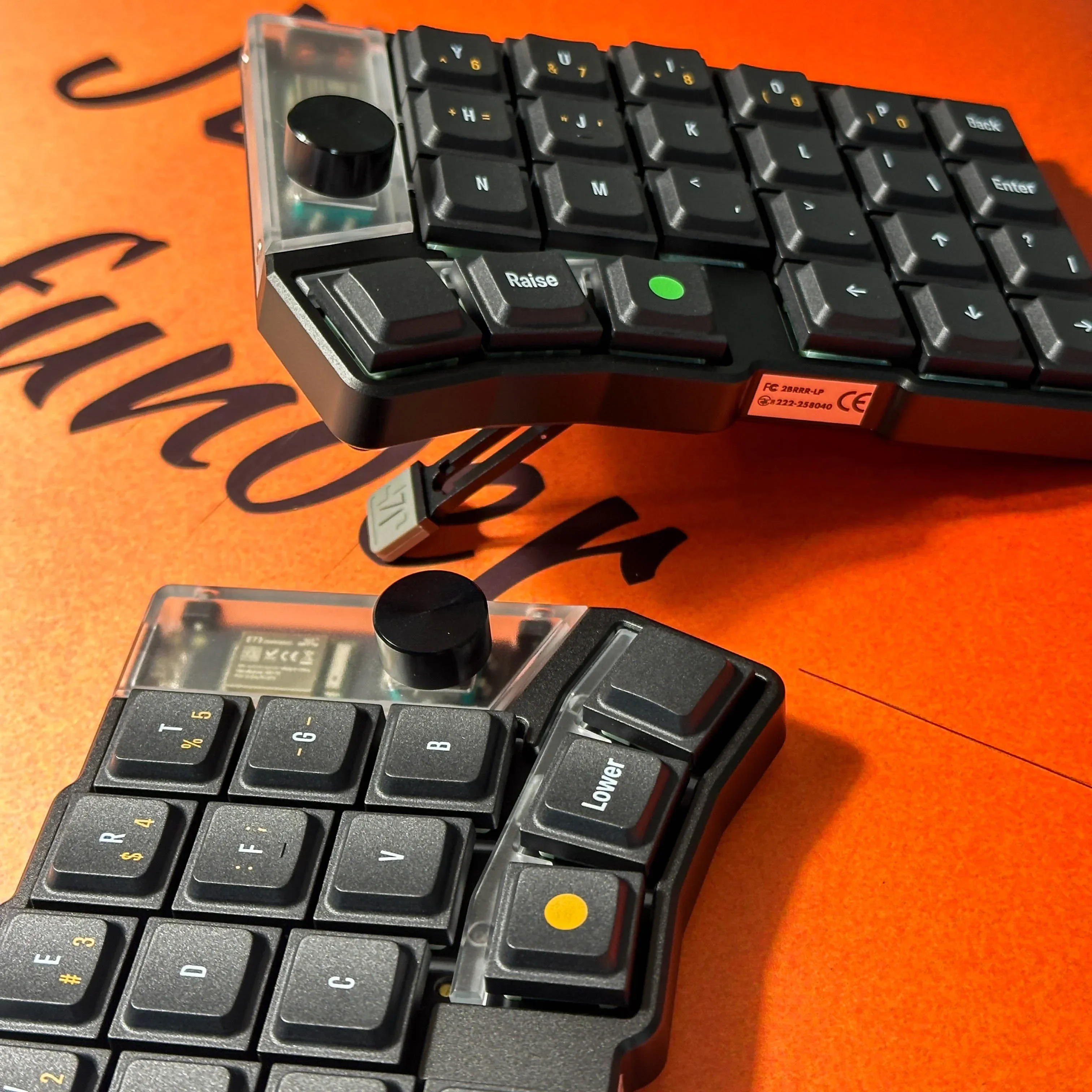 Jezail Funder Cornix Split Keyboard Dual Mode Low Profile CNC Aluminum Case With Knob Wireless Mechanical Keyboard Support Vial