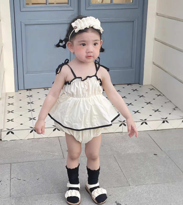 

Summer 2025 New Small Fragrant Style Infant and Child Rompers Newborn Princess Class A Outdoor Climbing Clothes
