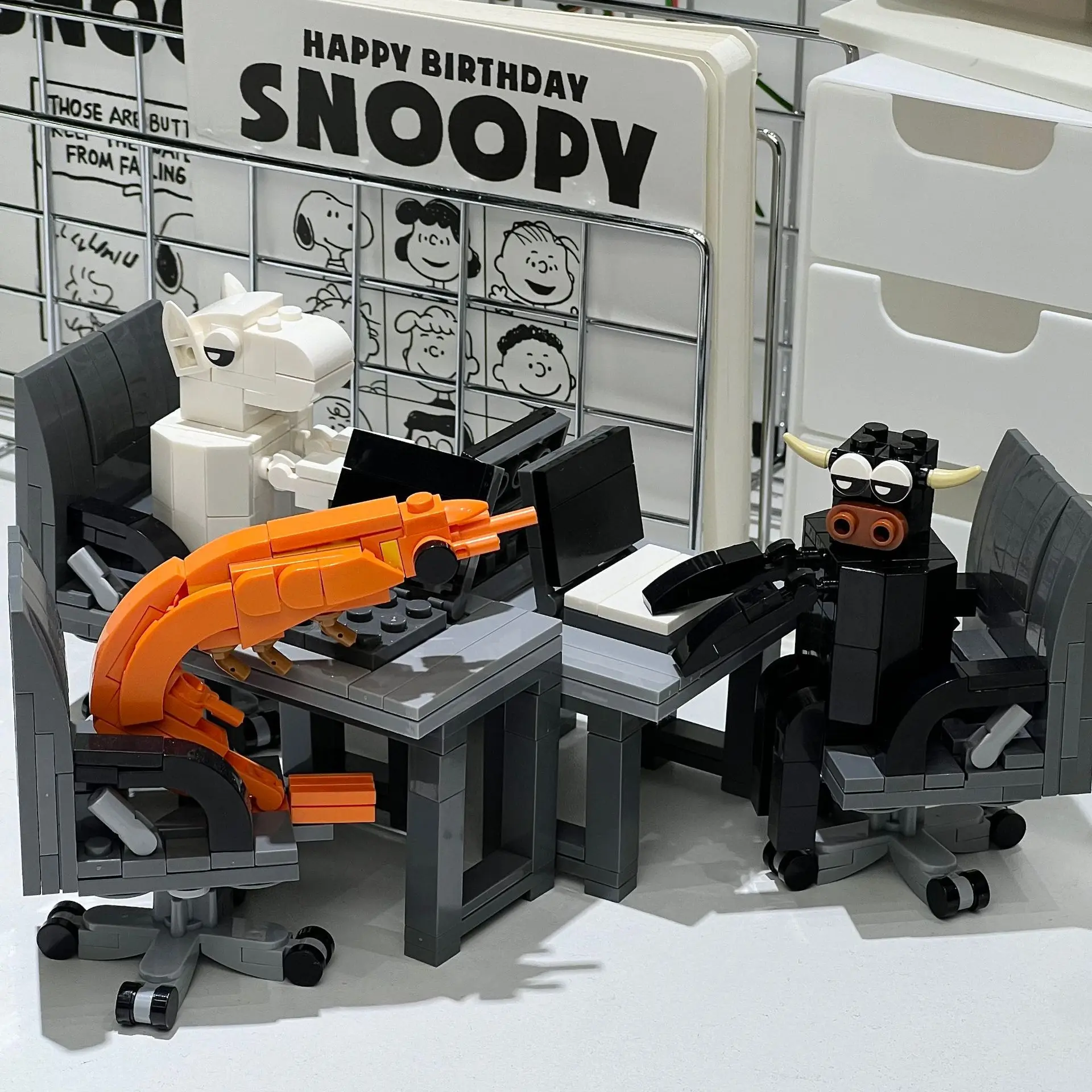 MOC Building block cattle horses shrimp model figurines, puzzle assembly, randomly mixing, Internet celebrity creative parodies