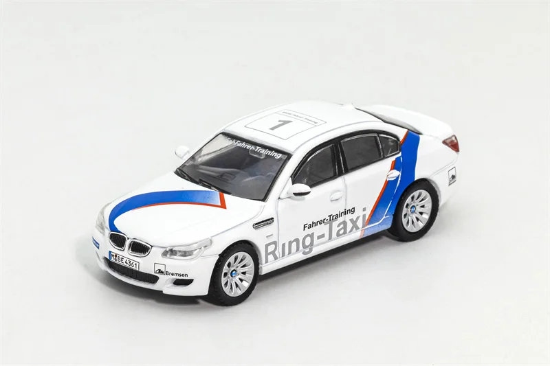

Shadow 1:64 Sedan M5 E60 Diecast Collector's Vehicle Model Car