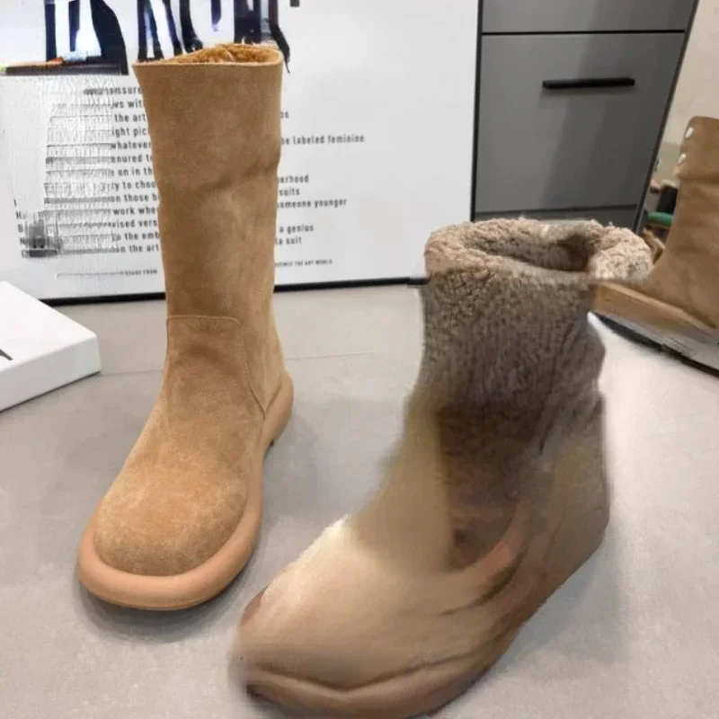 2024 sapatos de marca para mulheres deslizamento no inverno sapatos femininos dedo do pé redondo sólido rebanho mais veludo quente confortável botas de neve de salto baixo