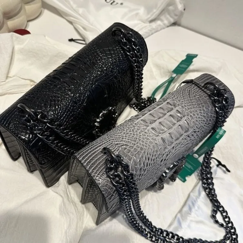 Thumbnail 2 - #70 Best Business Shoulder Bags to Buy In 2026