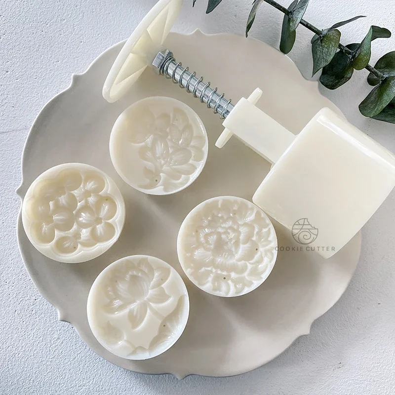 4Pcs/Set Flower Shape Round Mooncake Mold Chinese Pastoral Style Hand Pressure 3D Home DIY Fondant Cake Decoration Tools