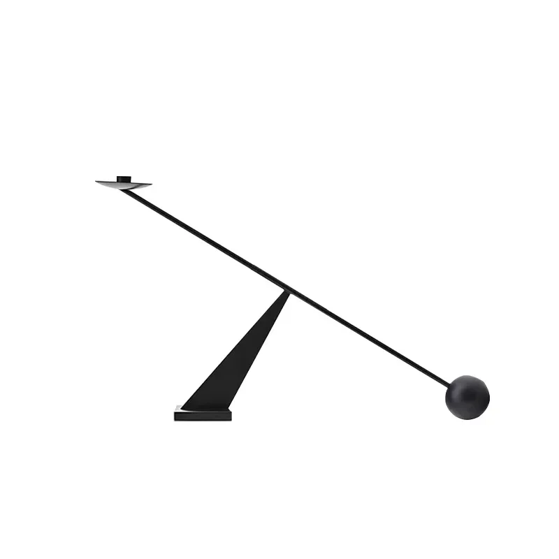 Modern simple metal candlestick ornament, housewarming gift ornament, high-end sense, niche entrance restaurant ornament