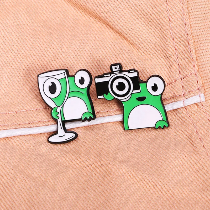 Glass Photography Camera Creative Frog Animal Metal Badge Punk Lapel Brooch Jewelry Gift Cute Frog Enamel Pin Glass Magnifying