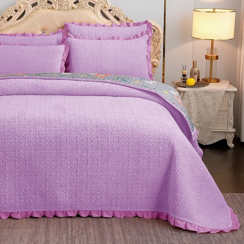 

3pcs Set Winter Thick Velvet Bedspread Super Soft Flannel Quilting Bed Cover Non-slip Breathable Bedsheet with 2pcs pillowcase