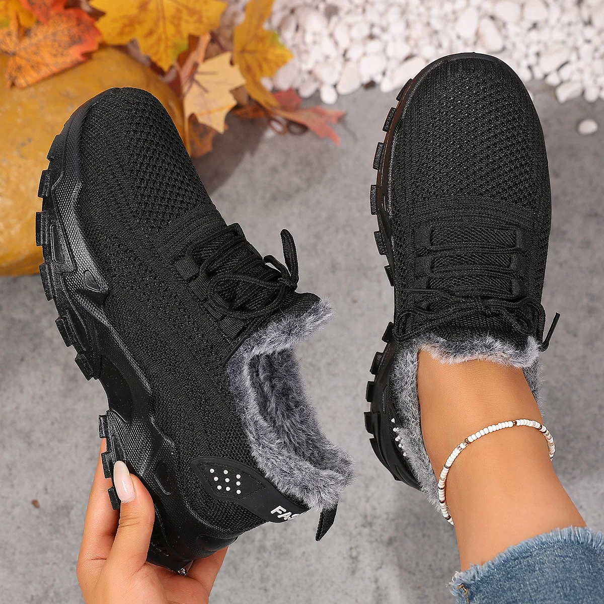 Warme, mit Fleece gefütterte Damen-Kurzstiefel: leichte, stilvolle und vielseitige Freizeitsportstiefel für Frauen. – Detail 3
