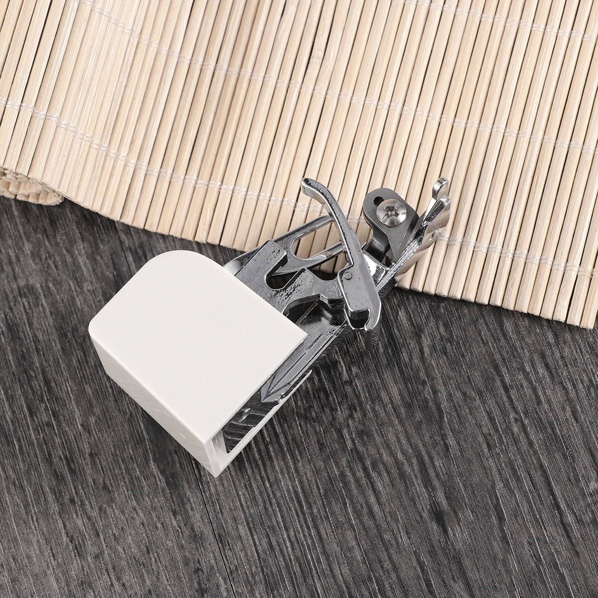 

Sewing Machine Presser Foot Side Cutter Attachment Multi-Functional Durable Hard Metal Plastic Fits Low-Shank Machines Trim Seam