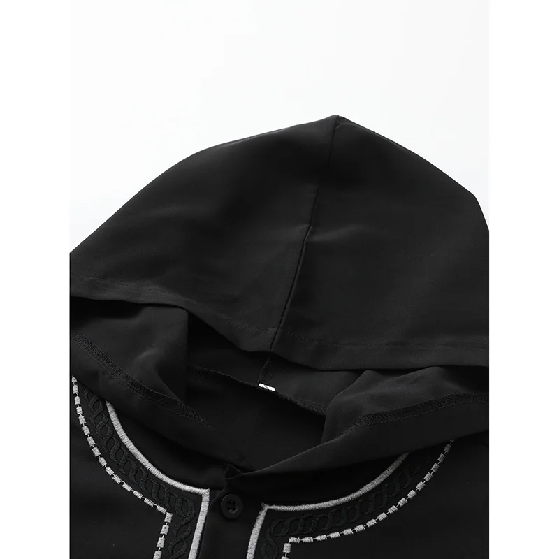 Elegante abito lungo da uomo musulmano con cuciture alla moda, perfetto per matrimoni ed eventi che guardano grand quando indossava