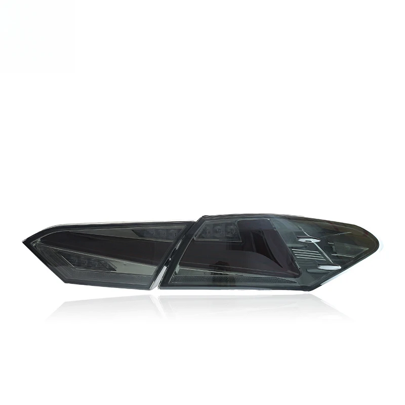 Suitable for 18-24 models of the new eighth-generation Toyota Camry, tail light assembly modified with LED running lights and se