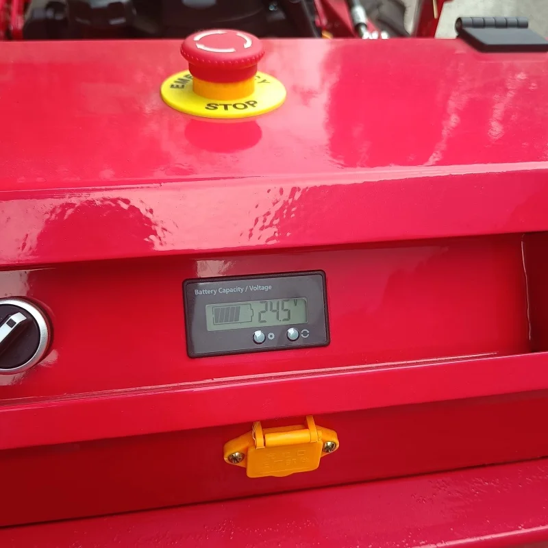 カスタマイズ可能な自走式リモコン芝刈り機 全地形対応芝刈り機 芝生管理除草機