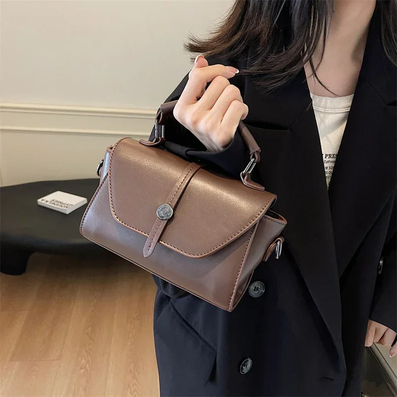 This Year's Popular Bag for Women 2024 New High-end Texture Retro Crossbody Bag Fashionable Hand-held Small Square Bag Пакет