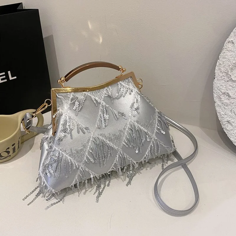 

Elegant Leather Women's Messenger Bag High-End Luxury Brand Classic Fashionable Sleek Style Vintage Daily Commuter Bag​