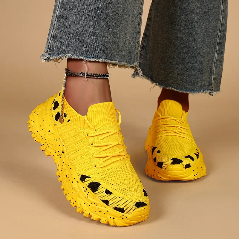 

Женская обувь удобна со шнуровкой и толстой подошвой Кроссовки для бега на открытом воздухе Кроссовки для бега