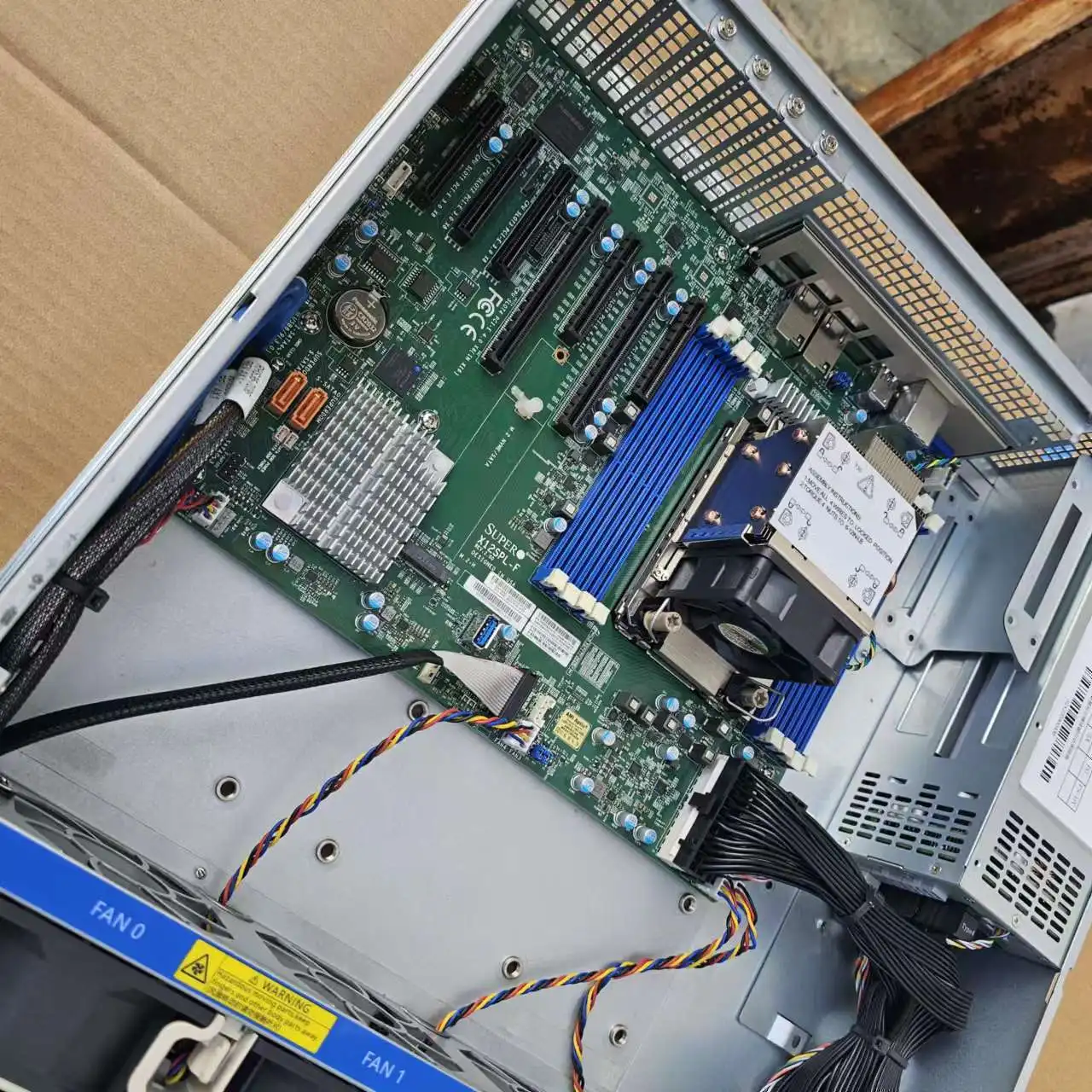 لوحة رئيسية مزدوجة X12DPI-N6 X12DAI-N6 مفككة PCI-E4.0 تدعم البلاتين 8380 8375C مستعملة
