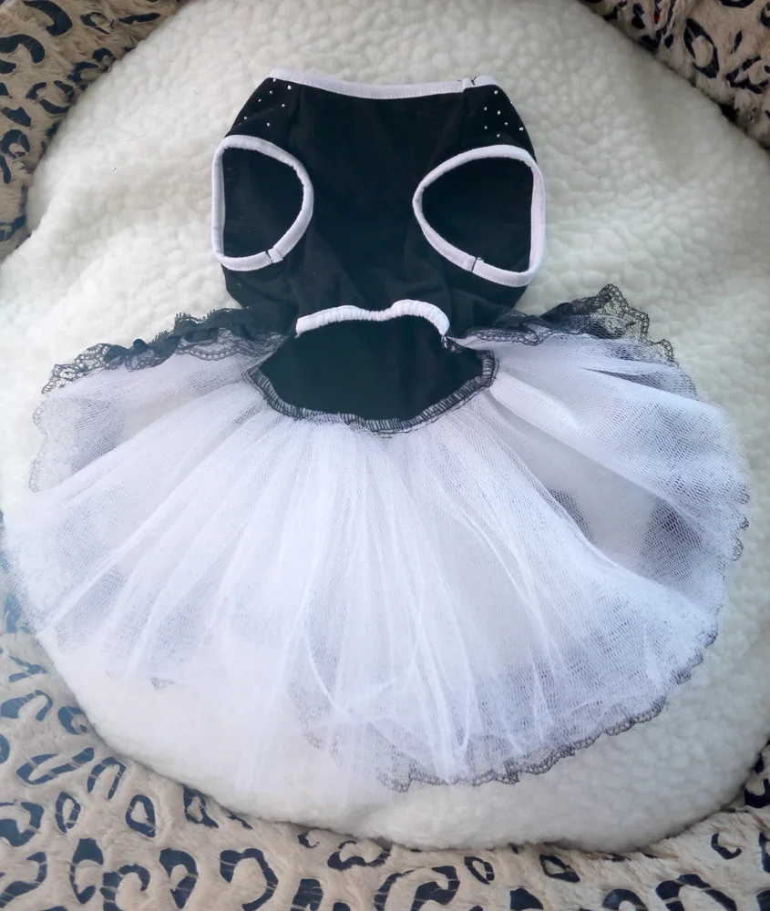 Pet Clothes Fashion Bowknot Dog Dresses Wedding Dress Cat Skirt Elegant Stitching Pet Products Dog Dresses for Small Dogs